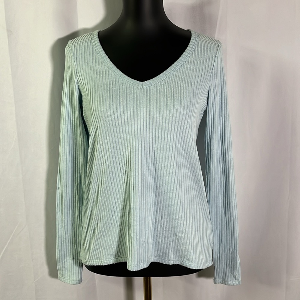 NWT American Eagle Outfitters Light Blue Super Soft Ribbed Knit V-Neck Top